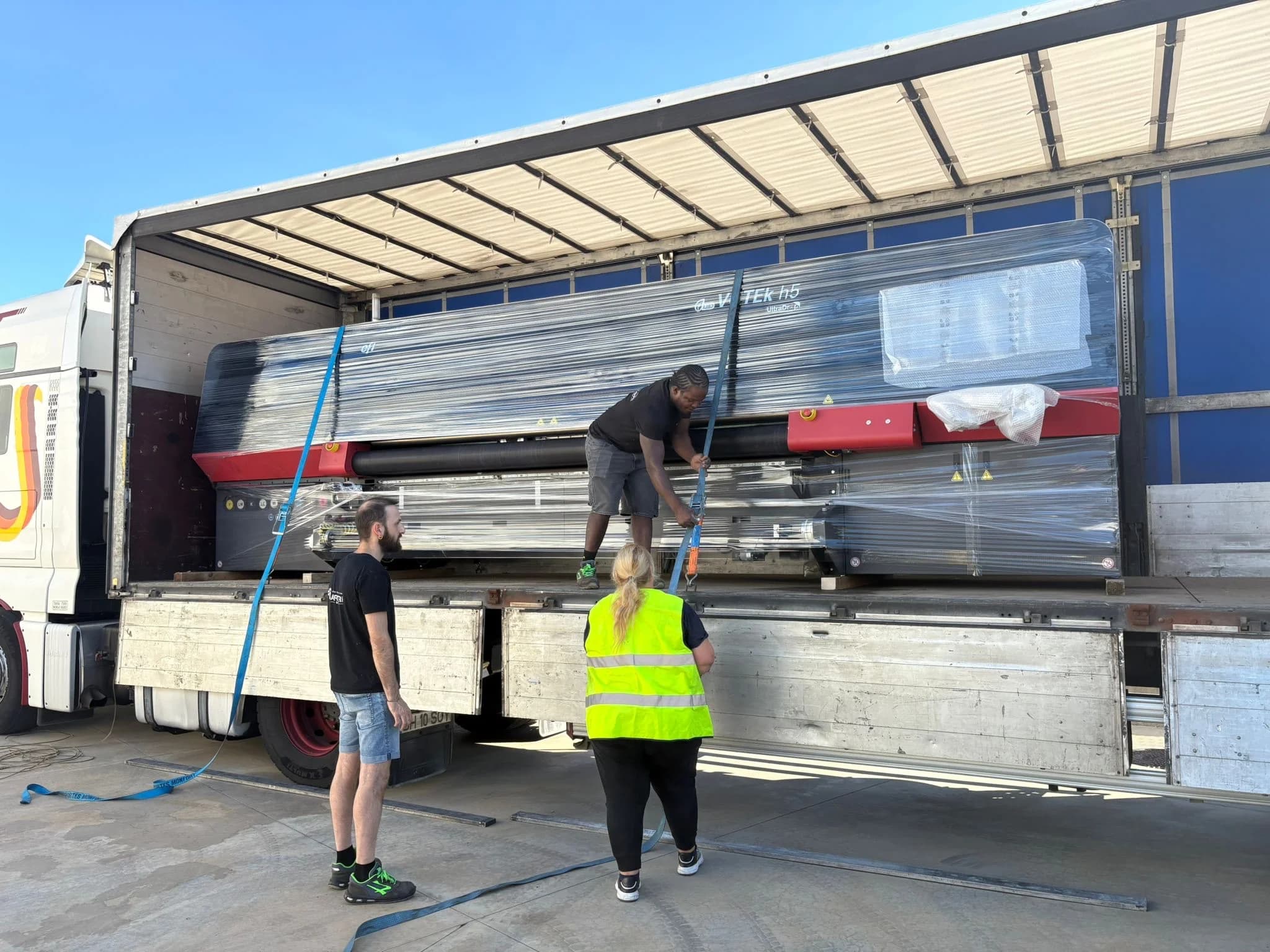 Maquinaria de gran formato instalada por el equipo Matexprint