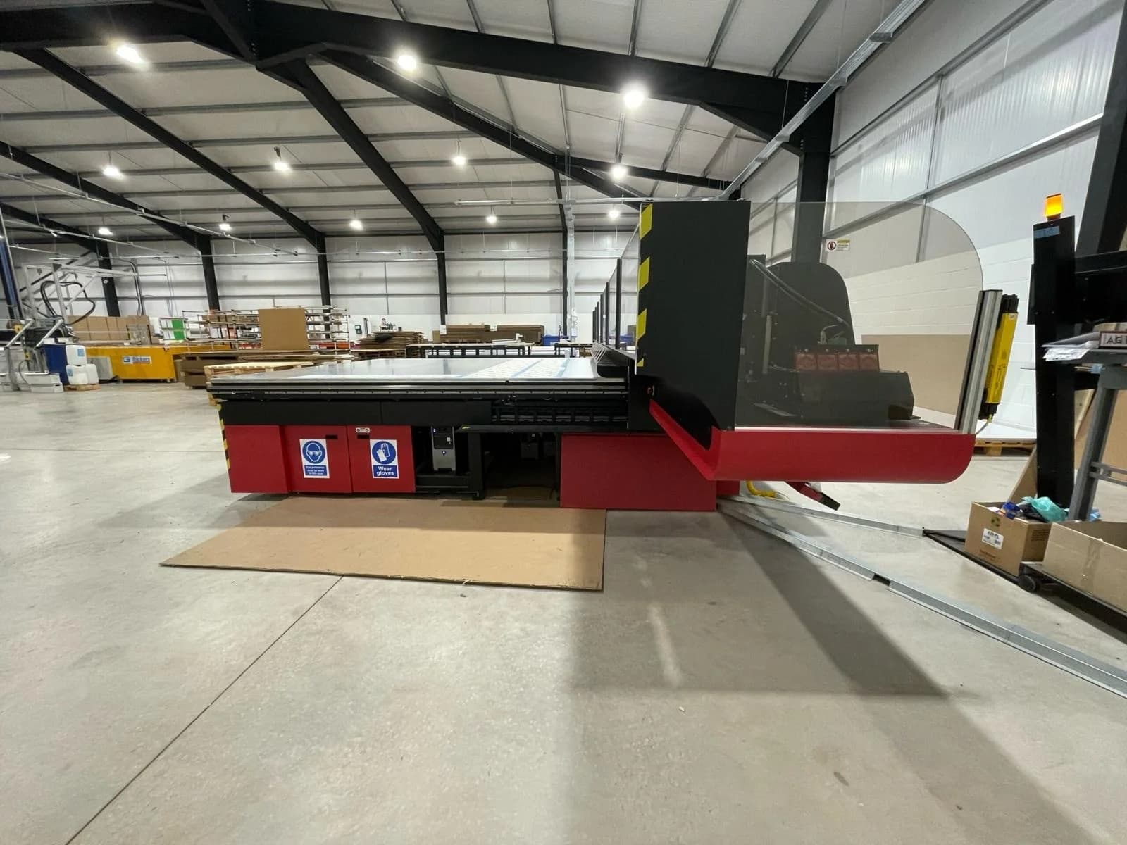 Maquinaria de gran formato instalada por el equipo Matexprint