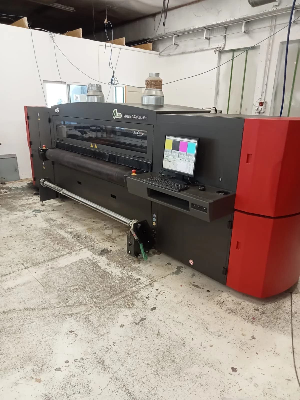 Maquinaria de gran formato instalada por el equipo Matexprint