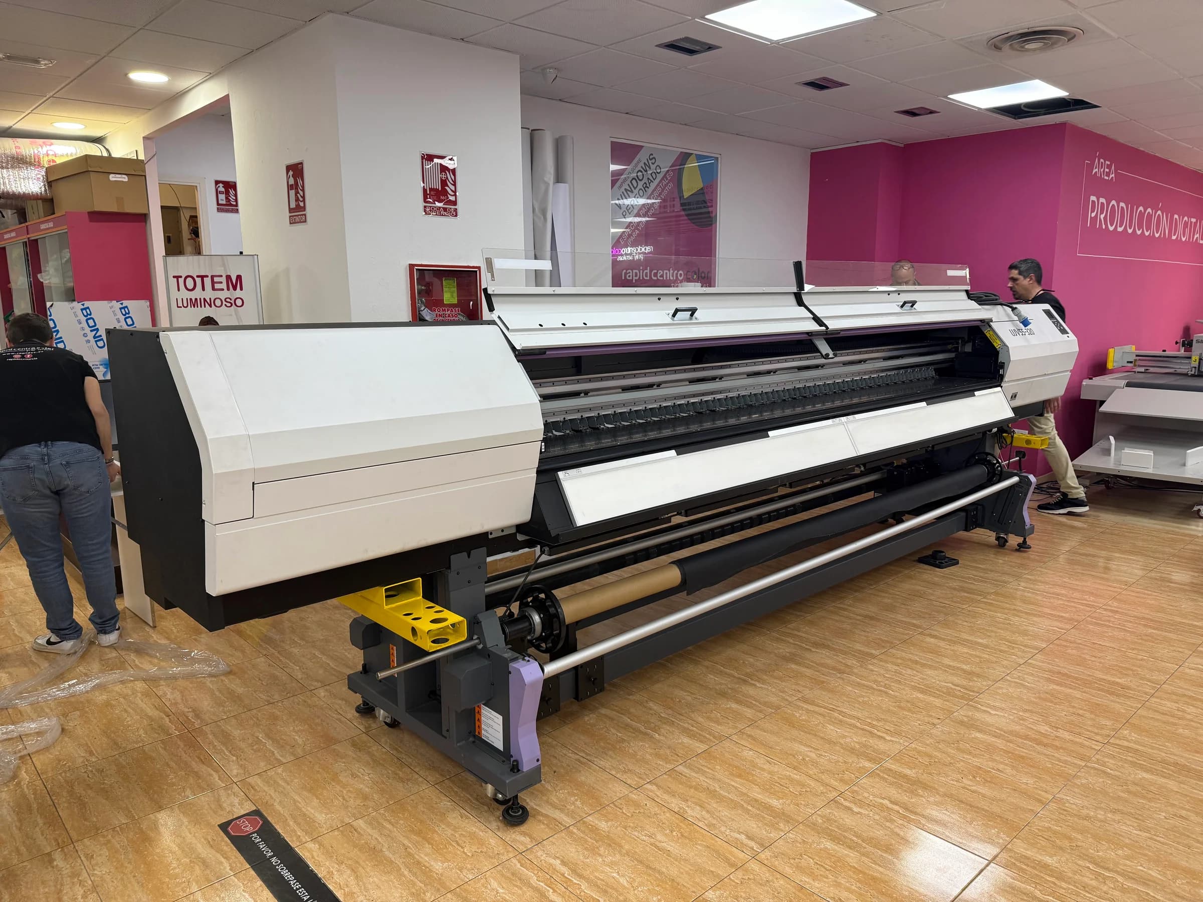 Instalación de maquinaria Matexprint en cliente