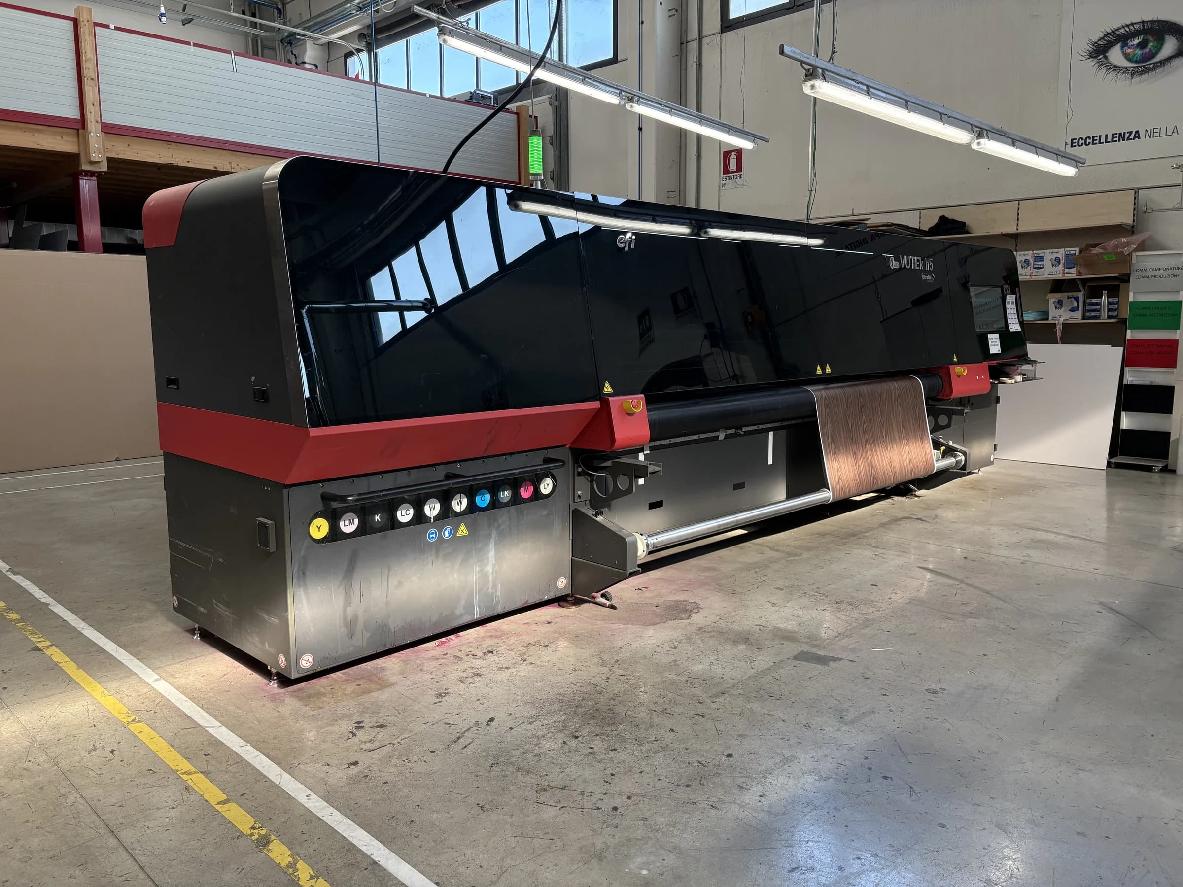 Maquinaria de gran formato instalada por el equipo Matexprint